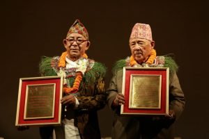 थापा  जगदम्बा-श्री र इङ्नाम मदन  पुरस्कार द्वारा सम्मानित