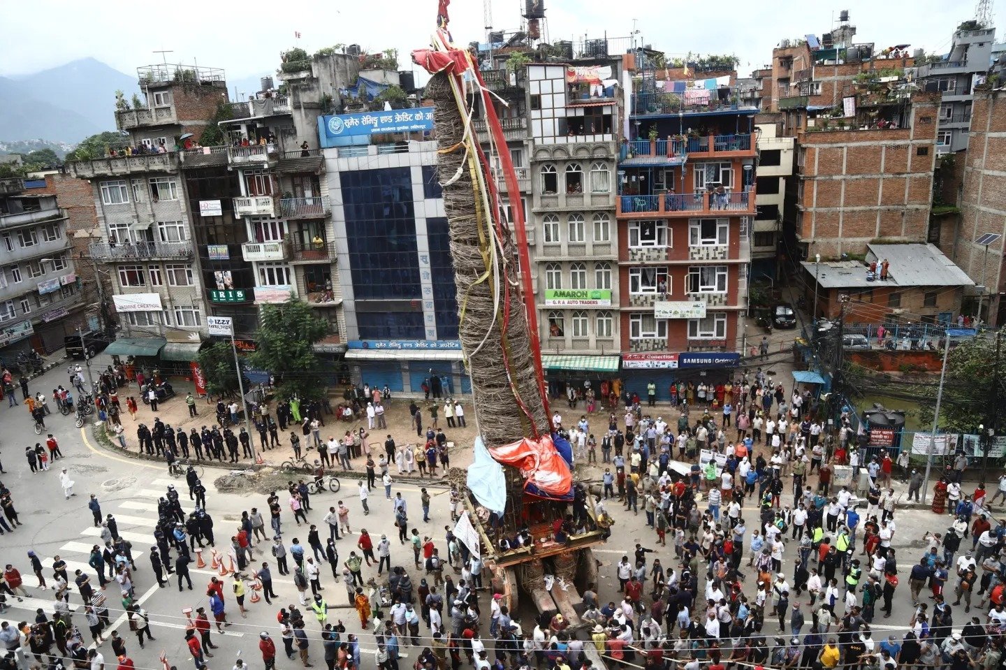 रातो मच्छिन्द्रनाथको रथ तानियो